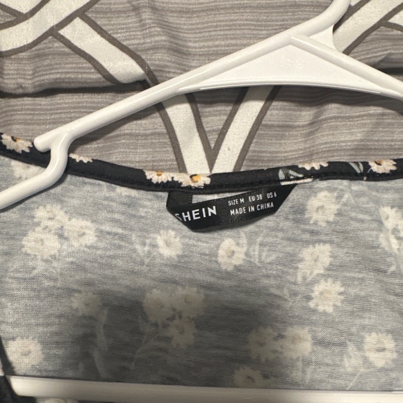 Flower dress - Picture 2 of 3